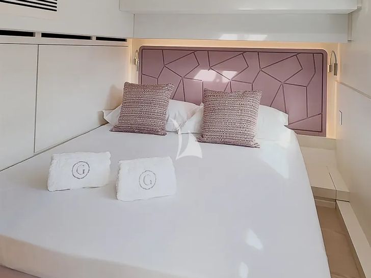 SILENT GRACE Twin Converted SILENT GRACE Twin Converted