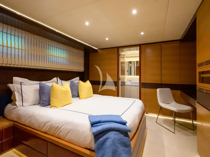 WORLD IAG 39m - VIP cabin 2 WORLD IAG 39m - VIP cabin 2