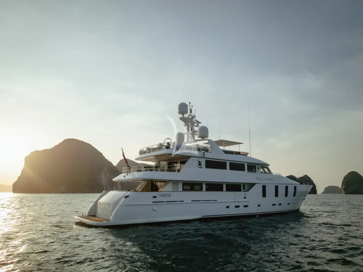 SILENTWORLD Astilleros Cies Oassive 39m - anchored aft shot SILENTWORLD Astilleros Cies Oassive 39m - anchored aft shot