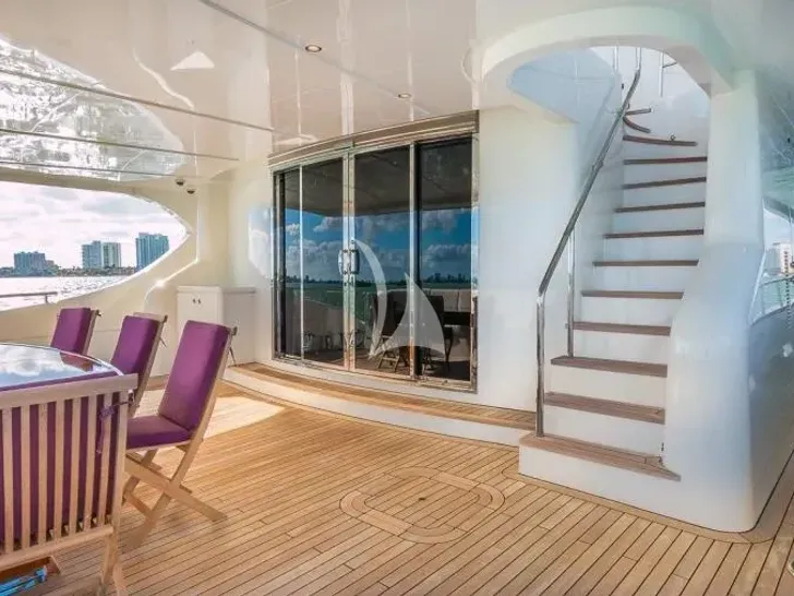WORLD IAG 39m - main aft deck with an alfresco dining area WORLD IAG 39m - main aft deck with an alfresco dining area