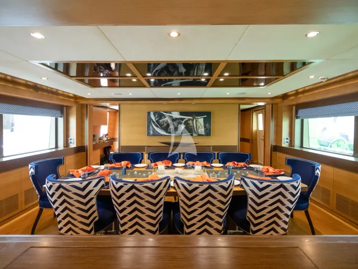 WORLD IAG 39m - main dining area WORLD IAG 39m - main dining area
