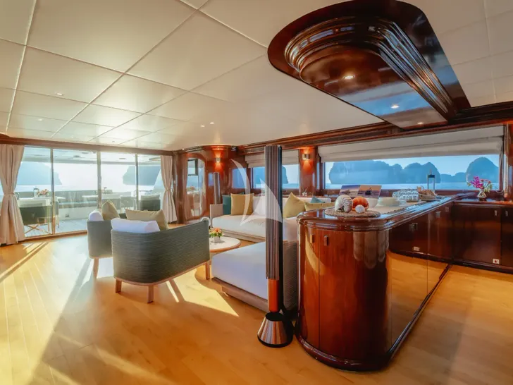 SILENTWORLD Astilleros Cies Oassive 39m - main saloon lounge SILENTWORLD Astilleros Cies Oassive 39m - main saloon lounge