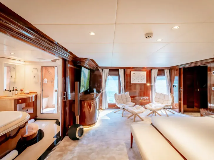SILENTWORLD Astilleros Cies Oassive 39m - master cabin lounge and bathroom entrance SILENTWORLD Astilleros Cies Oassive 39m - master cabin lounge and bathroom entrance