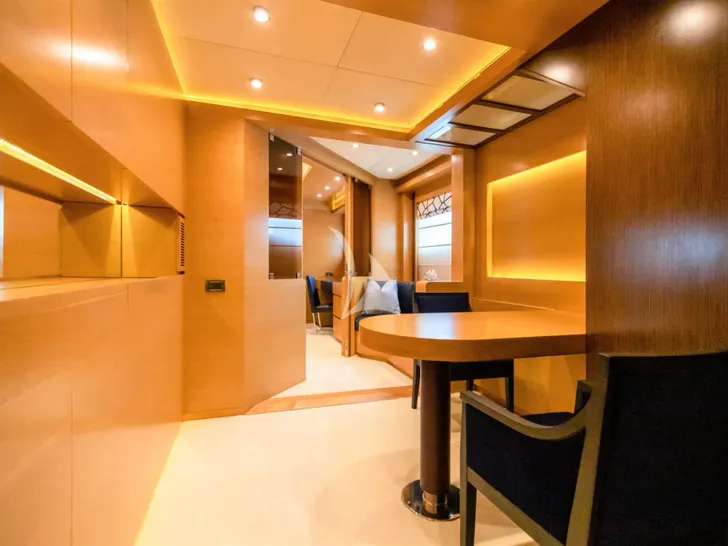 WORLD IAG 39m - master cabin work station WORLD IAG 39m - master cabin work station