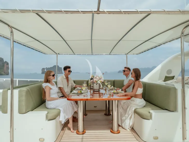 SILENTWORLD Astilleros Cies Oassive 39m - sundeck dining covered SILENTWORLD Astilleros Cies Oassive 39m - sundeck dining covered