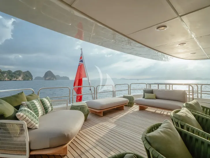 SILENTWORLD Astilleros Cies Oassive 39m - sundeck lounge SILENTWORLD Astilleros Cies Oassive 39m - sundeck lounge