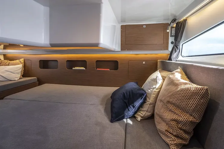 Charter Yacht SILVER FOX - Beneteau Antares 11 Fly - St Tropez Day Charter Yacht - Cannes - Monaco - French Riviera