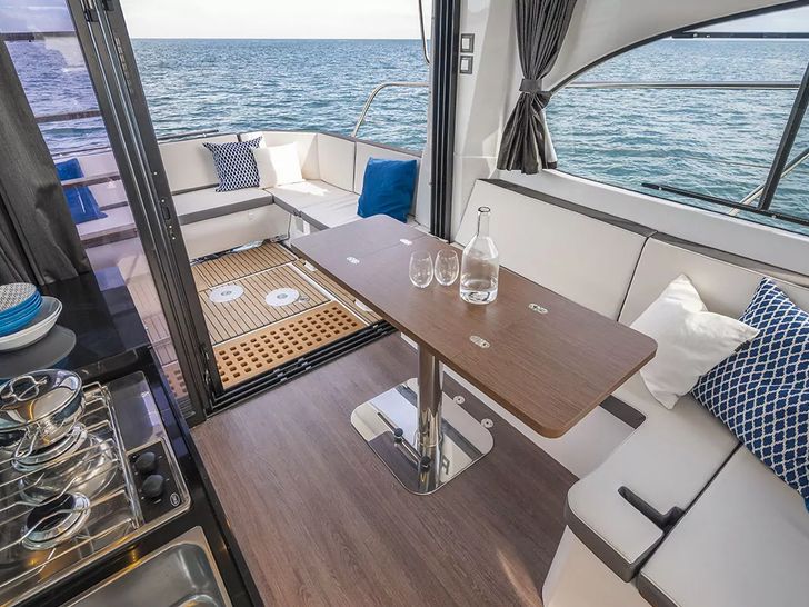 SILVER FOX Beneteau Antares 11 Fly - dining area SILVER FOX Beneteau Antares 11 Fly - dining area