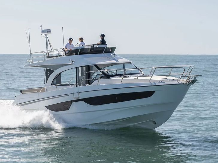 SILVER FOX Beneteau Antares 11 Fly - main profile SILVER FOX Beneteau Antares 11 Fly - main profile