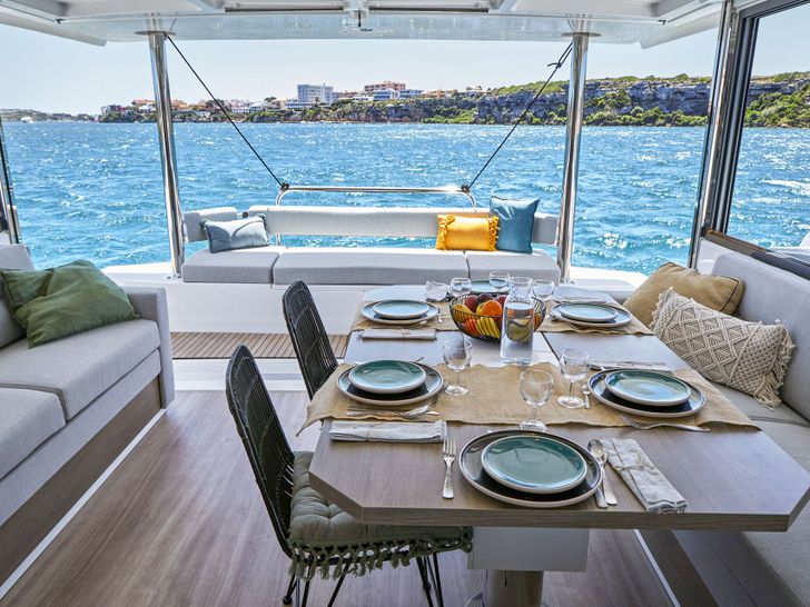 SILVER WATERS Bali 44 dining area alfresco mode SILVER WATERS Bali 44 dining area alfresco mode
