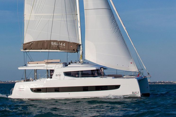 Charter Yacht SILVER WATERS - Bali 4.4 - 6 Cabins - Skiathos - Volos - Mykonos - Paros - Greece
