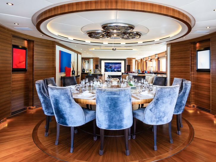 SILVER WIND ISA 140 - dining set up SILVER WIND ISA 140 - dining set up