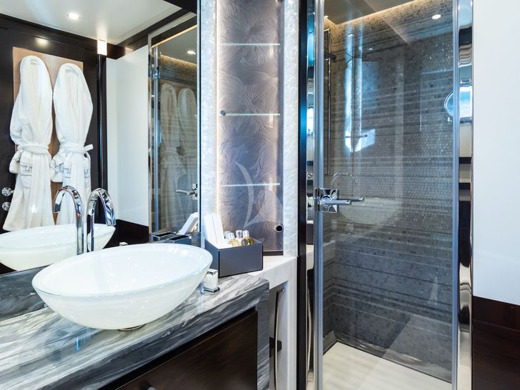 SILVER WIND ISA 140 - VIP cabin bathroom SILVER WIND ISA 140 - VIP cabin bathroom