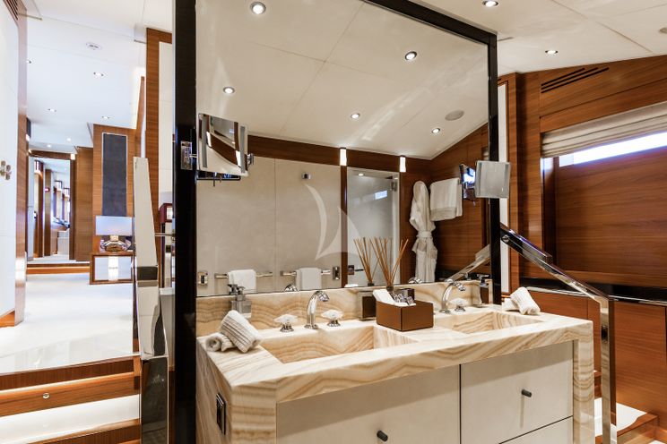Charter Yacht SILVER WIND - ISA 140 - 5 Cabins - Cannes - St Tropez - Nice - French Riviera - Monaco