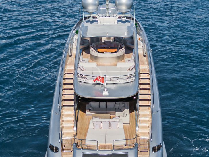 SILVER WIND ISA 140 - aft view SILVER WIND ISA 140 - aft view