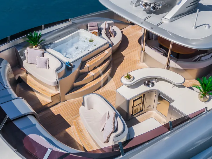 SILVER WIND ISA 140 - sundeck forward SILVER WIND ISA 140 - sundeck forward