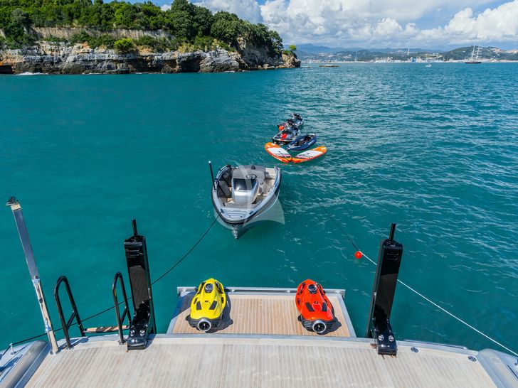 SILVER WIND ISA 140 - water toys SILVER WIND ISA 140 - water toys