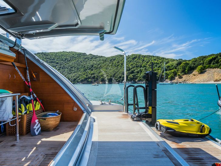 SILVER WIND ISA 140 - beach club SILVER WIND ISA 140 - beach club