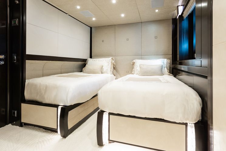 Charter Yacht SILVER WIND - ISA 140 - 5 Cabins - Cannes - St Tropez - Nice - French Riviera - Monaco
