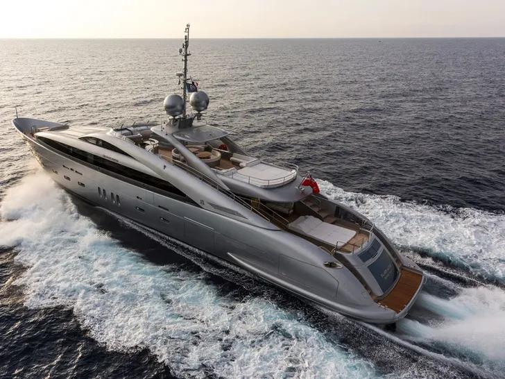 SILVER WIND ISA 140 - cruising under the sunset SILVER WIND ISA 140 - cruising under the sunset