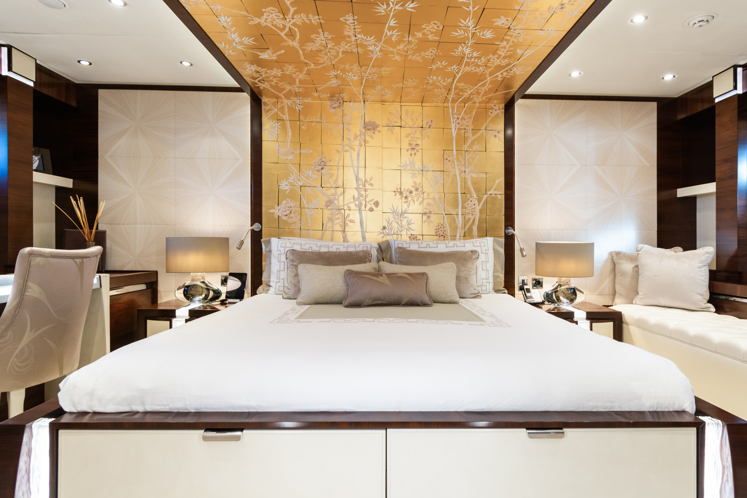 Charter Yacht SILVER WIND - ISA 140 - 5 Cabins - Cannes - St Tropez - Nice - Monaco - French Riviera