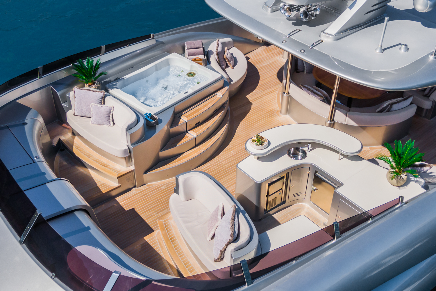 Charter Yacht SILVER WIND - ISA 140 - 5 Cabins - Cannes - St Tropez - Nice - Monaco - French Riviera