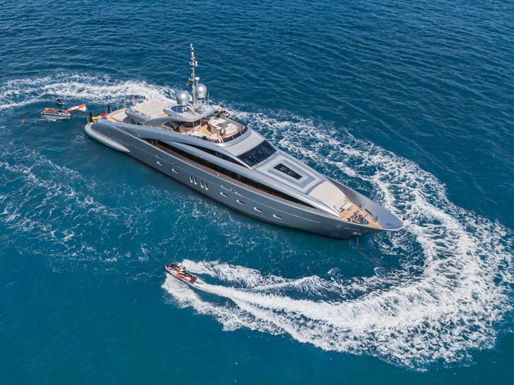 SILVER WIND ISA 140 - with the water sports equipment SILVER WIND ISA 140 - with the water sports equipment