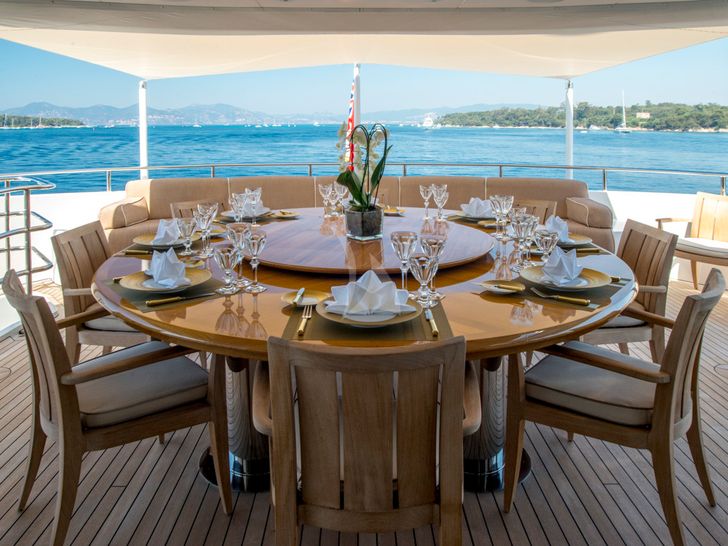 SIROCCO Heesen 47m Dining SIROCCO Heesen 47m Dining