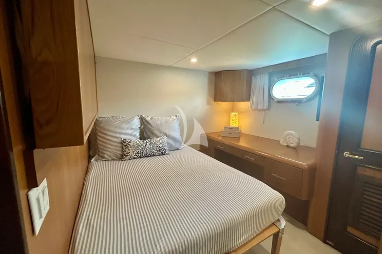 Charter Yacht SKY - Broward Marine 35m - 4 Cabins - Nassau - Exumas - Bahamas