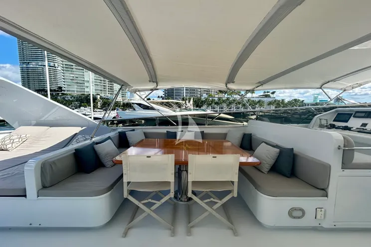 Charter Yacht SKY - Broward Marine 35m - 4 Cabins - Nassau - Exumas - Bahamas