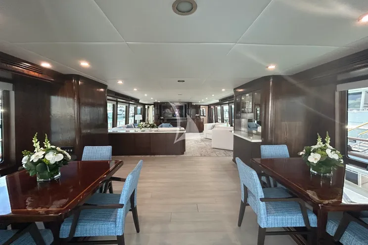 Charter Yacht SKY - Broward Marine 35m - 4 Cabins - Nassau - Exumas - Bahamas