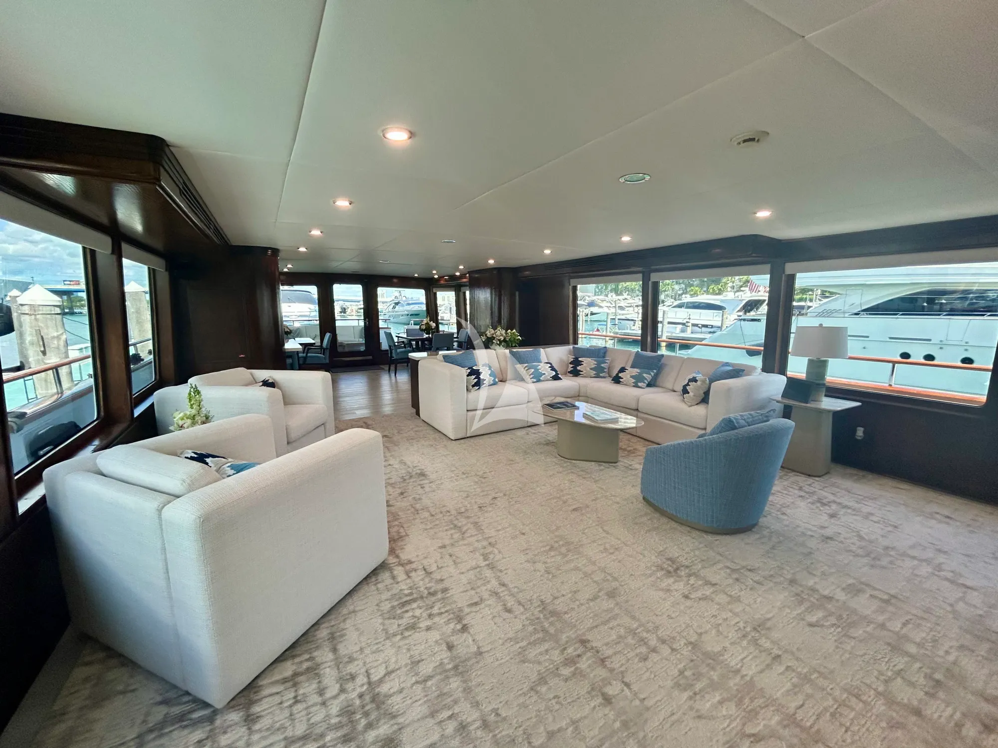 SKY Broward Marine 35m - main saloon lounge