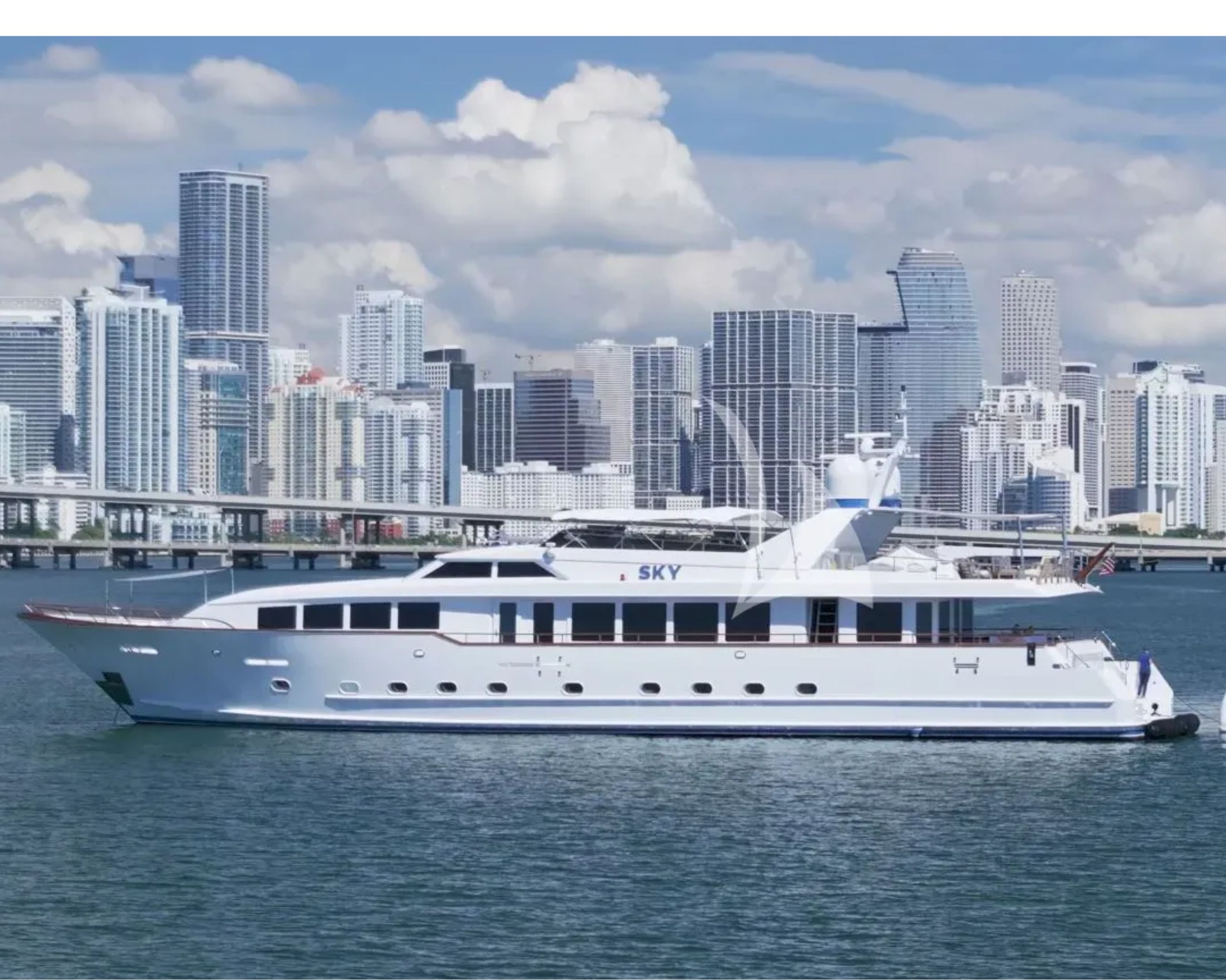 SKY - Broward Marine 35m - 4 Cabins - Nassau - Exumas - Bahamas