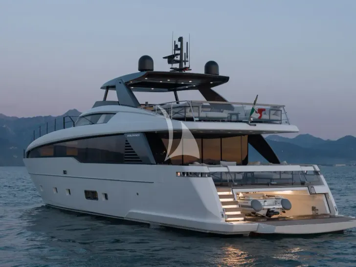 SL 86A Sanlorenzo SL86A - at night SL 86A Sanlorenzo SL86A - at night