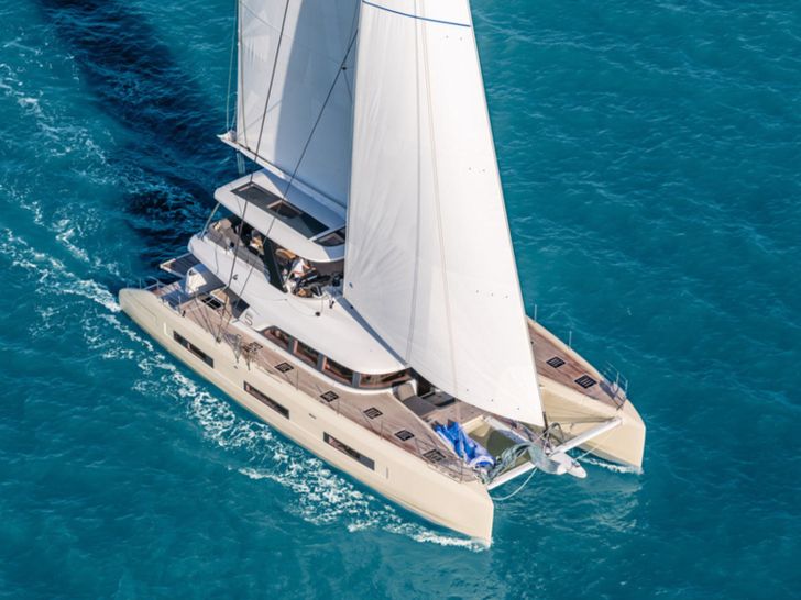 SOLEANIS III Lagoon Sixty 5 - cruising across the Amalfi Coast water SOLEANIS III Lagoon Sixty 5 - cruising across the Amalfi Coast water