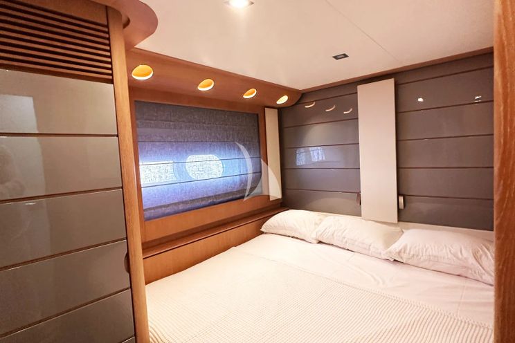 Charter Yacht SLIP AWAY - Baia Atlantica 78 - 4 Cabins - Cannes - Nice - Antibes - St Tropez - French Riviera - Monaco