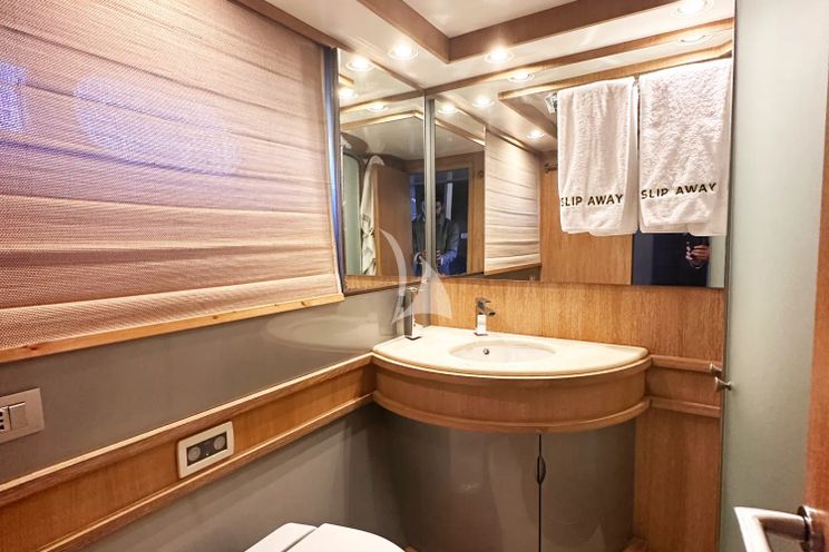 Charter Yacht SLIP AWAY - Baia Atlantica 78 - 4 Cabins - Cannes - Nice - Antibes - St Tropez - French Riviera - Monaco