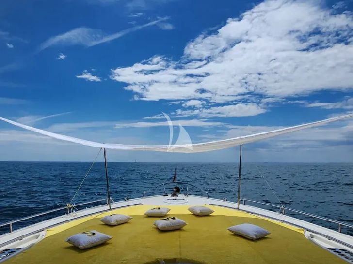 SLIP AWAY Baia Atlantica 78 - foredeck SLIP AWAY Baia Atlantica 78 - foredeck