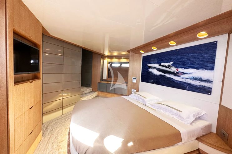 Charter Yacht SLIP AWAY - Baia Atlantica 78 - 4 Cabins - Cannes - Nice - Antibes - St Tropez - French Riviera - Monaco