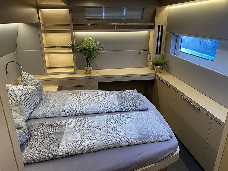 SLOW DOWN Lagoon 55 - cabin SLOW DOWN Lagoon 55 - cabin
