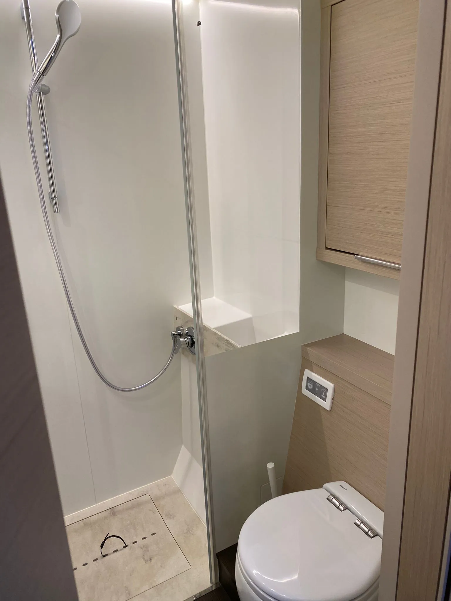 EMILIA Lagoon 55 - cabin 3 bathroom