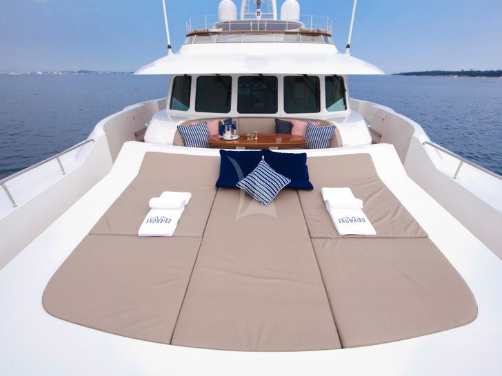 SNOWBIRD Hakvoort 39 Foredeck SNOWBIRD Hakvoort 39 Foredeck