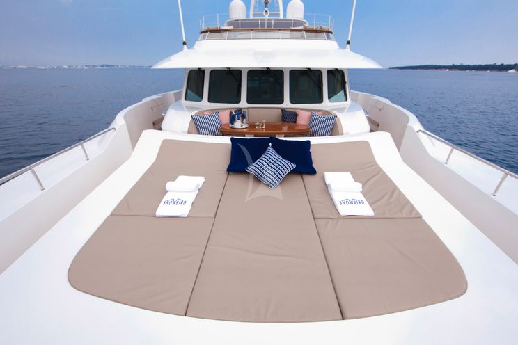 Charter Yacht SNOWBIRD - Hakvoort 39m - 5 Cabins - Monaco - St Tropez - Cannes - Ajaccio - Naples - Amalfi - St Martin - St Thomas - St Vincent - Tortola