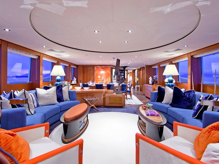 SNOWBIRD Hakvoort 39 Main Salon SNOWBIRD Hakvoort 39 Main Salon