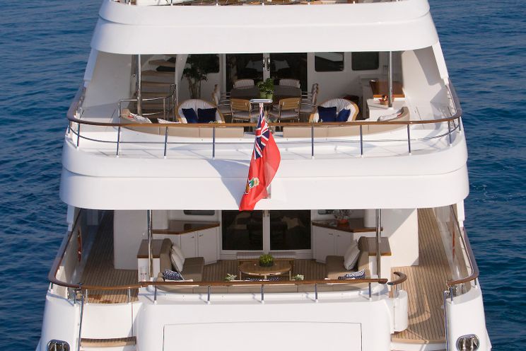 Charter Yacht SNOWBIRD - Hakvoort 39m - 5 Cabins - Monaco - St Tropez - Cannes - Ajaccio - Naples - Amalfi - St Martin - St Thomas - St Vincent - Tortola