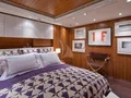 SNOWBIRD Hakvoort 39 VIP Stateroom SNOWBIRD Hakvoort 39 VIP Stateroom