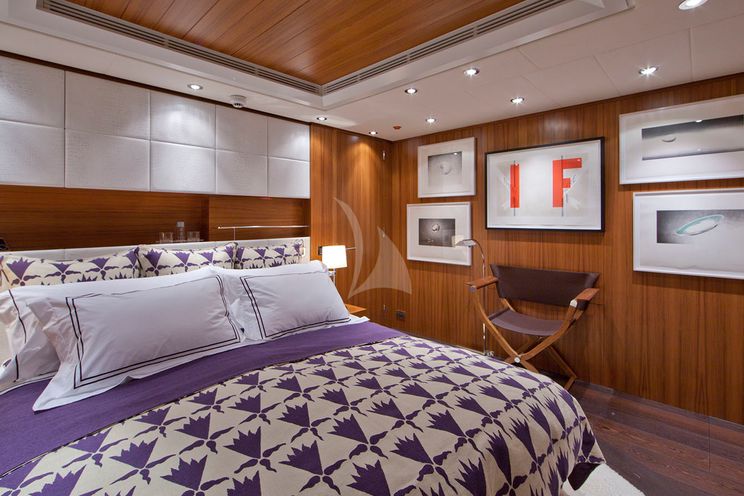 Charter Yacht SNOWBIRD - Hakvoort 39m - 5 Cabins - Monaco - St Tropez - Cannes - Ajaccio - Naples - Amalfi - St Martin - St Thomas - St Vincent - Tortola