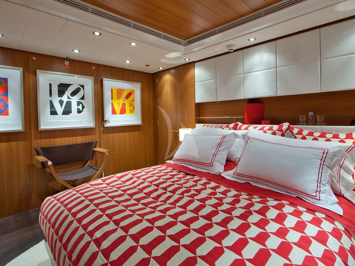 SNOWBIRD Hakvoort 39 VIP Stateroom2