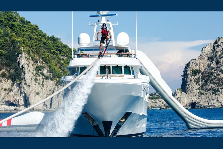 Charter Yacht SNOWBIRD - Hakvoort 39m - 5 Cabins - Monaco - St Tropez - Cannes - Ajaccio - Naples - Amalfi - St Martin - St Thomas - St Vincent - Tortola