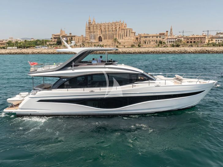 SOHAZ IV Princess Y72 - anchored side profile SOHAZ IV Princess Y72 - anchored side profile